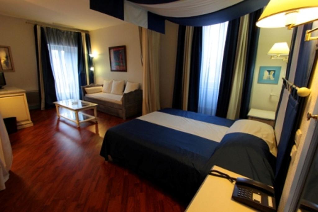 Hotel Moderne Et Pigeon Limoux Pokój zdjęcie