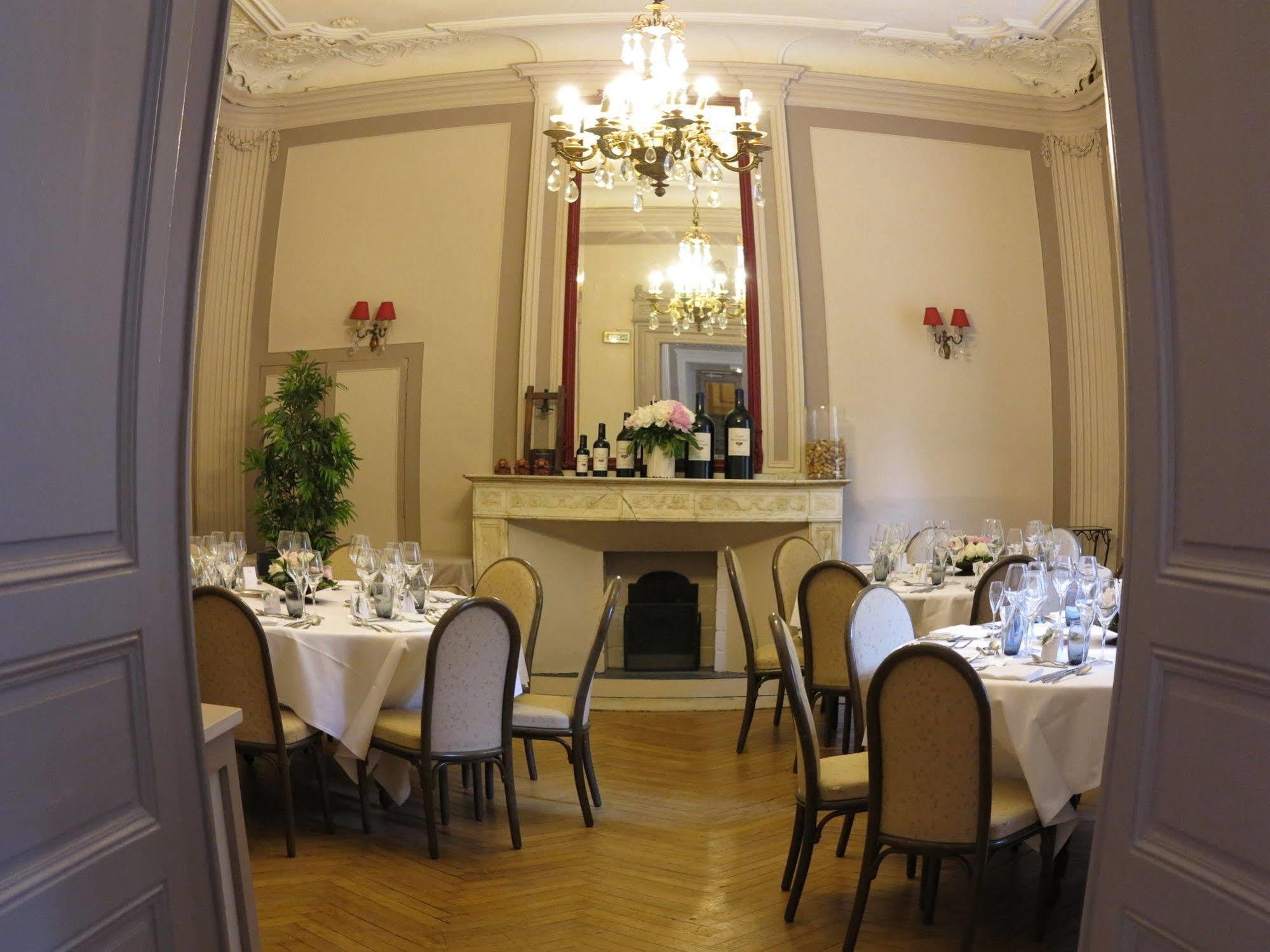 Hotel Moderne Et Pigeon Limoux Zewnętrze zdjęcie